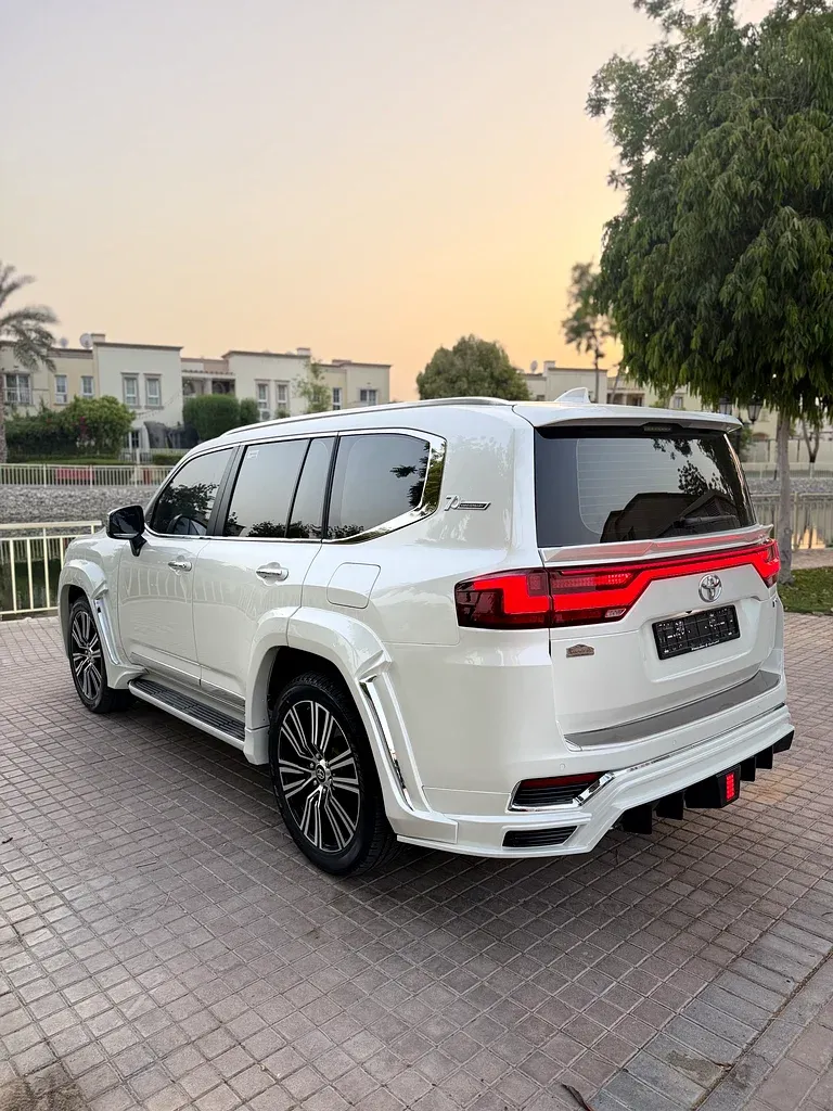 تويوتا لاند كروزر 2025